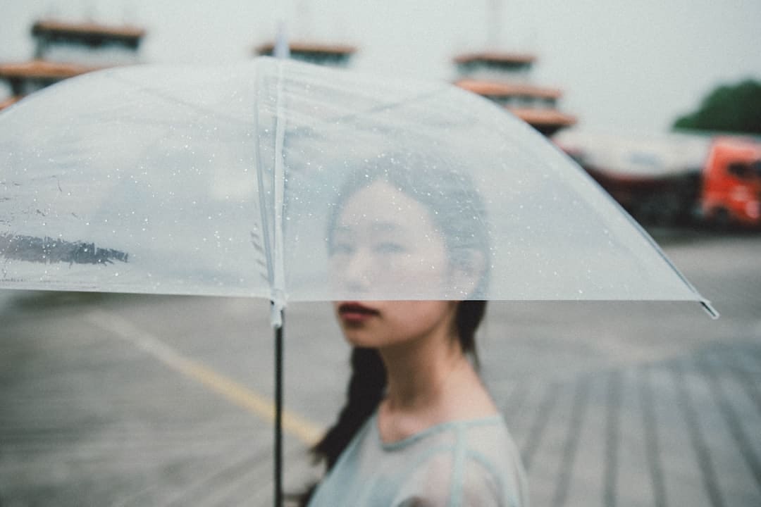 鹿晗拒绝staff帮忙系鞋带 真偶像的风采